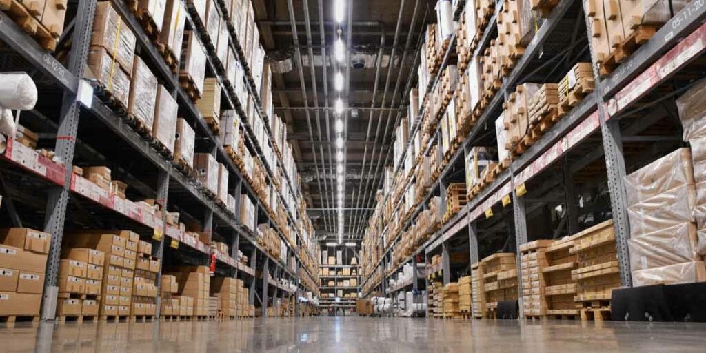 Fulfillment Center vs. Distribution Center: What’s the difference?
